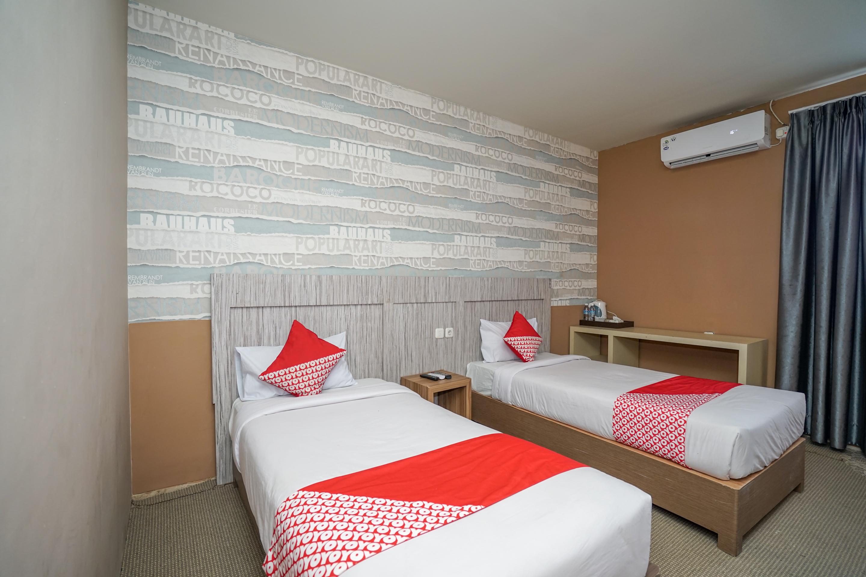Urbanview Hotel Best Skip Palembang Exterior photo